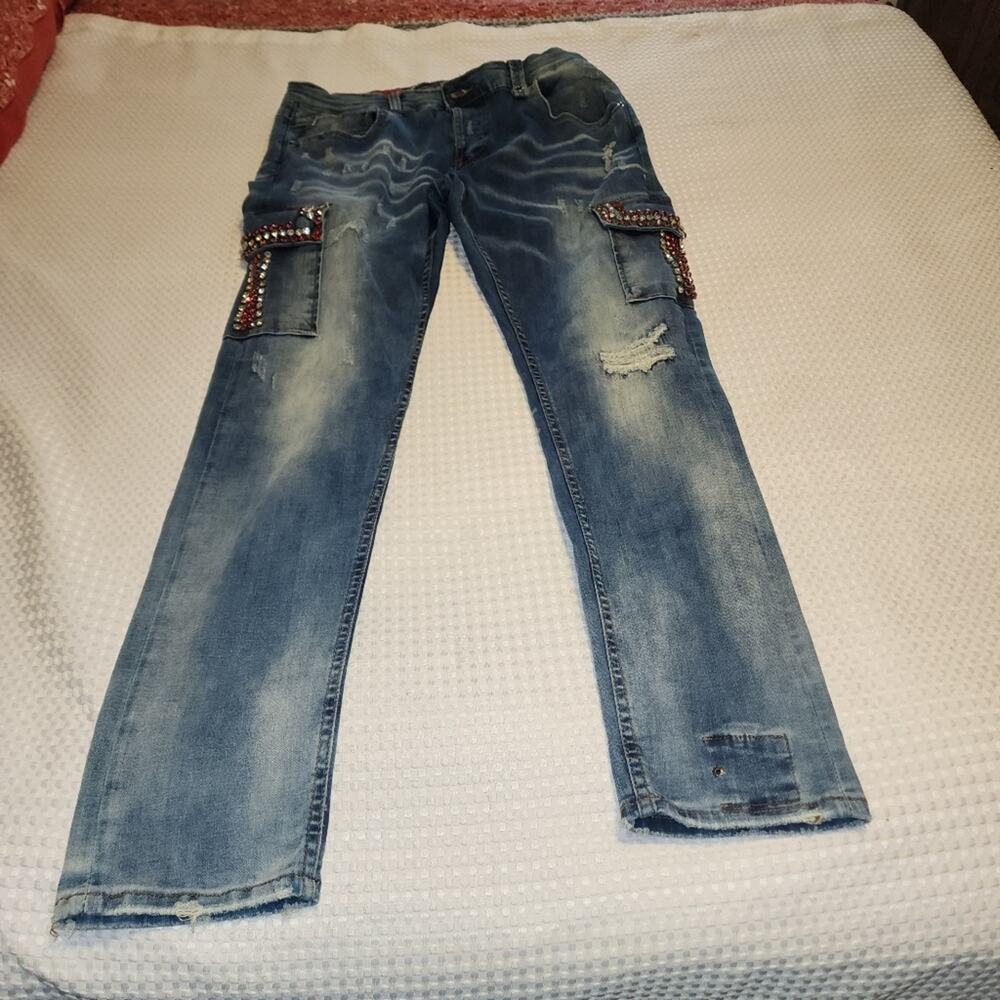 SMUGGLERS MOON EUC MENS SIZE 40 X 33 DISTRESSED EMBELLISHED STUDDED JEANS